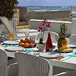 Sandy Coast * لارنكا