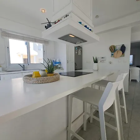 Sandy Coast Дом отдыха Ларнака