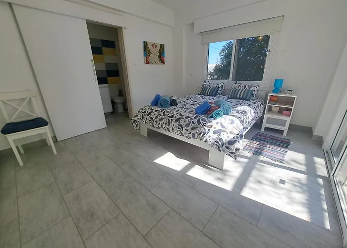 Sandy Coast * Larnaka